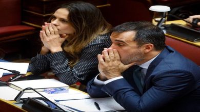Αχτσιόγλου - Χαριτσης στη Βουλή newsontime.gr